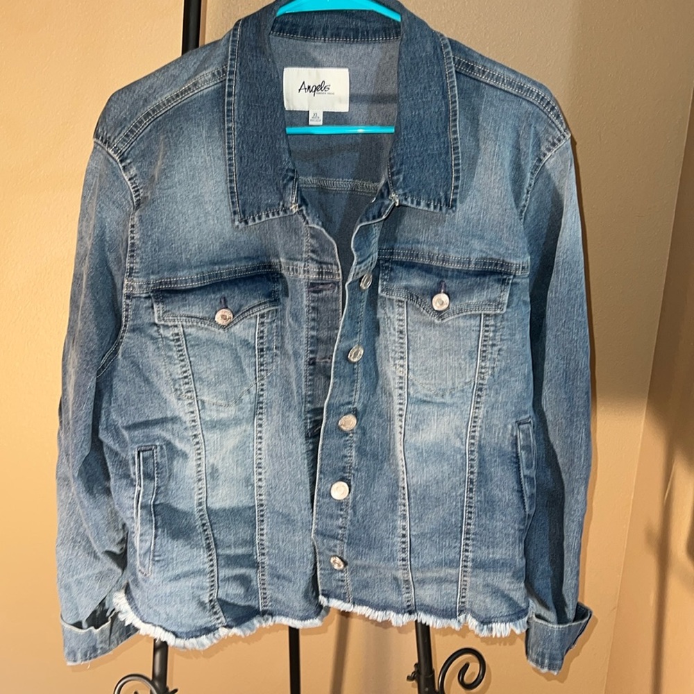 NWOT Women’s Angles Jean jacket